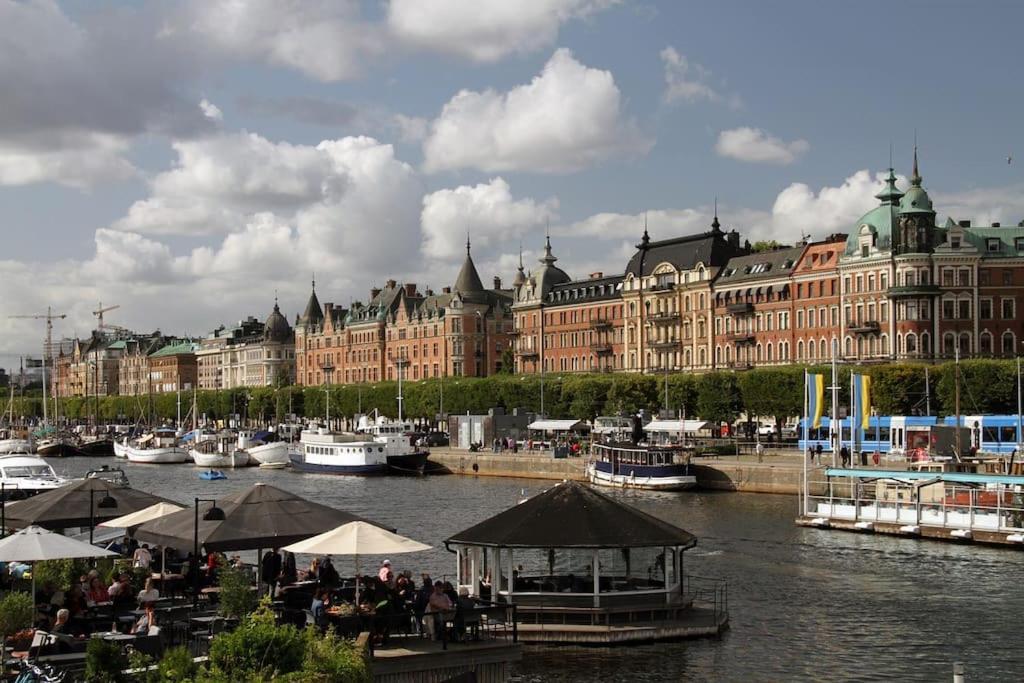 Laegenhet Med Fantastiskt Laege Apartment Stockholm Exterior photo